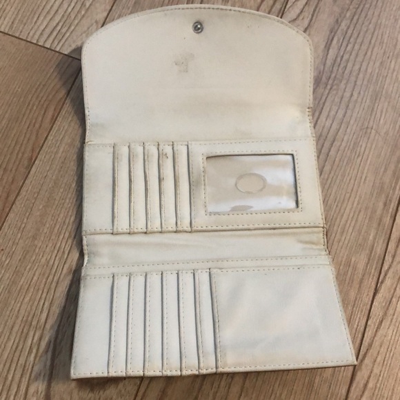 Vintage Guess wallet - Picture 2 of 2